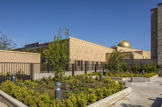 Cambridge Mosque - View from the street