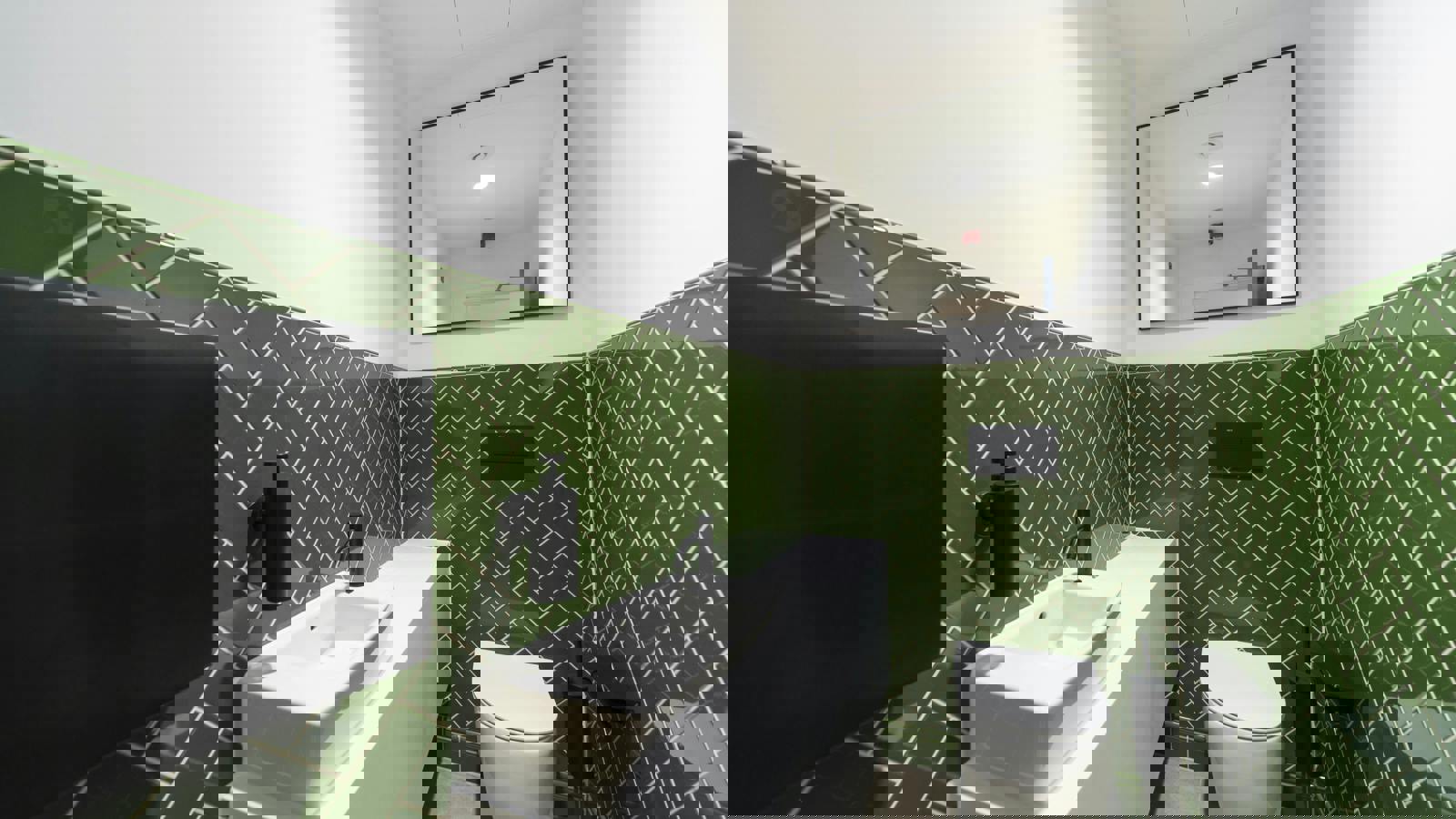 B_up_IAC7792  Copy1.jpg B_up_IAC7792  Copy