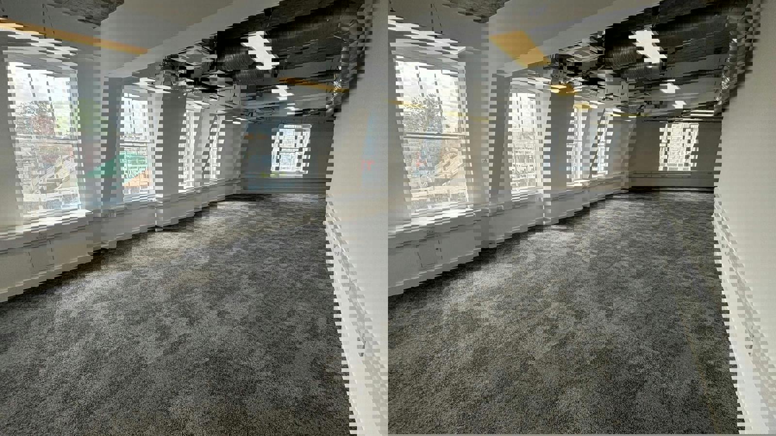 Office 5.jpg Office 4