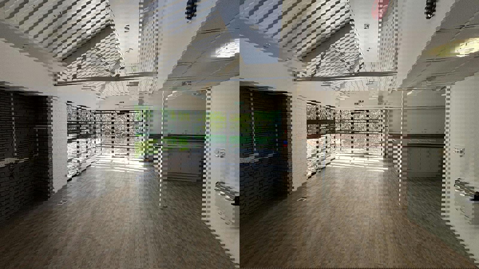 IMG_9323.jpg IMG_9322