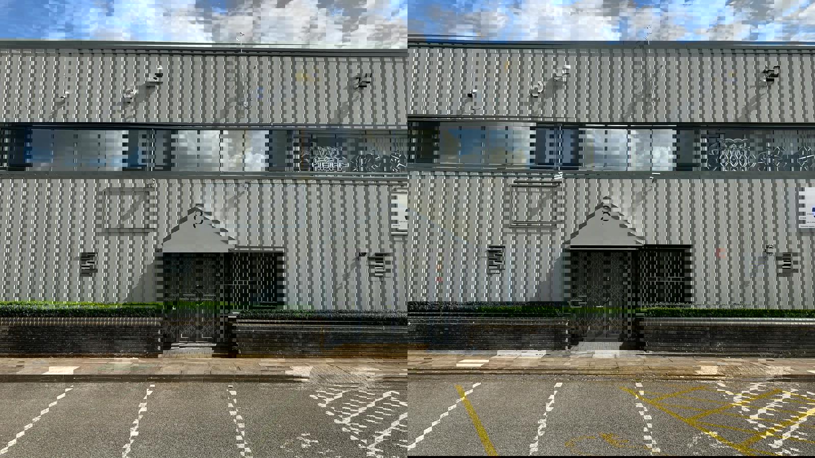 IMG_2850 front external.JPG IMG_2850 front external