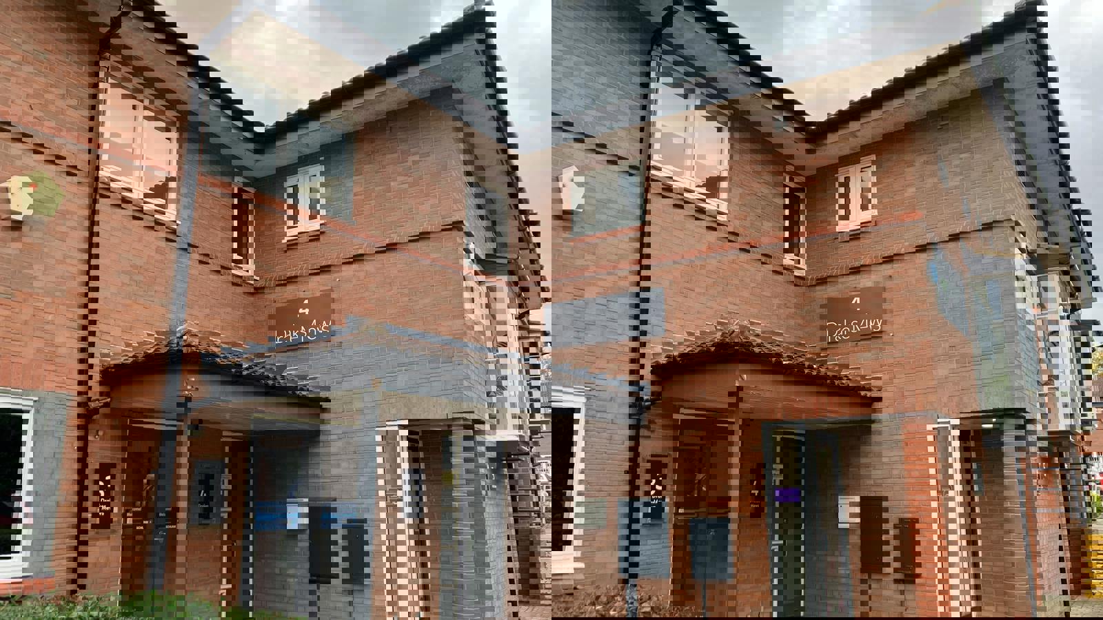 External 1 IMG_1094.JPG External 1 IMG_1094