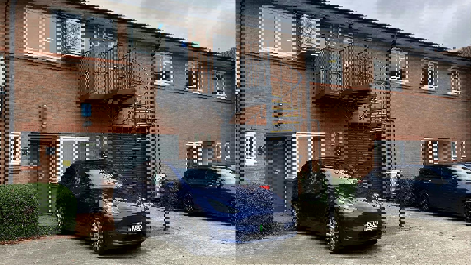 External 2 IMG_1127 cropped.JPG External 2 IMG_1127 cropped