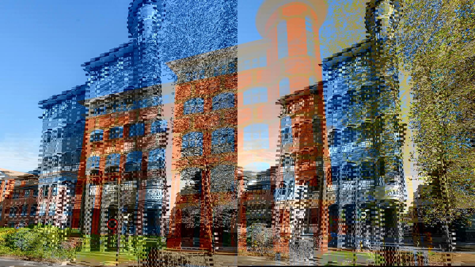 Cavell House 007.jpg Cavell House 006