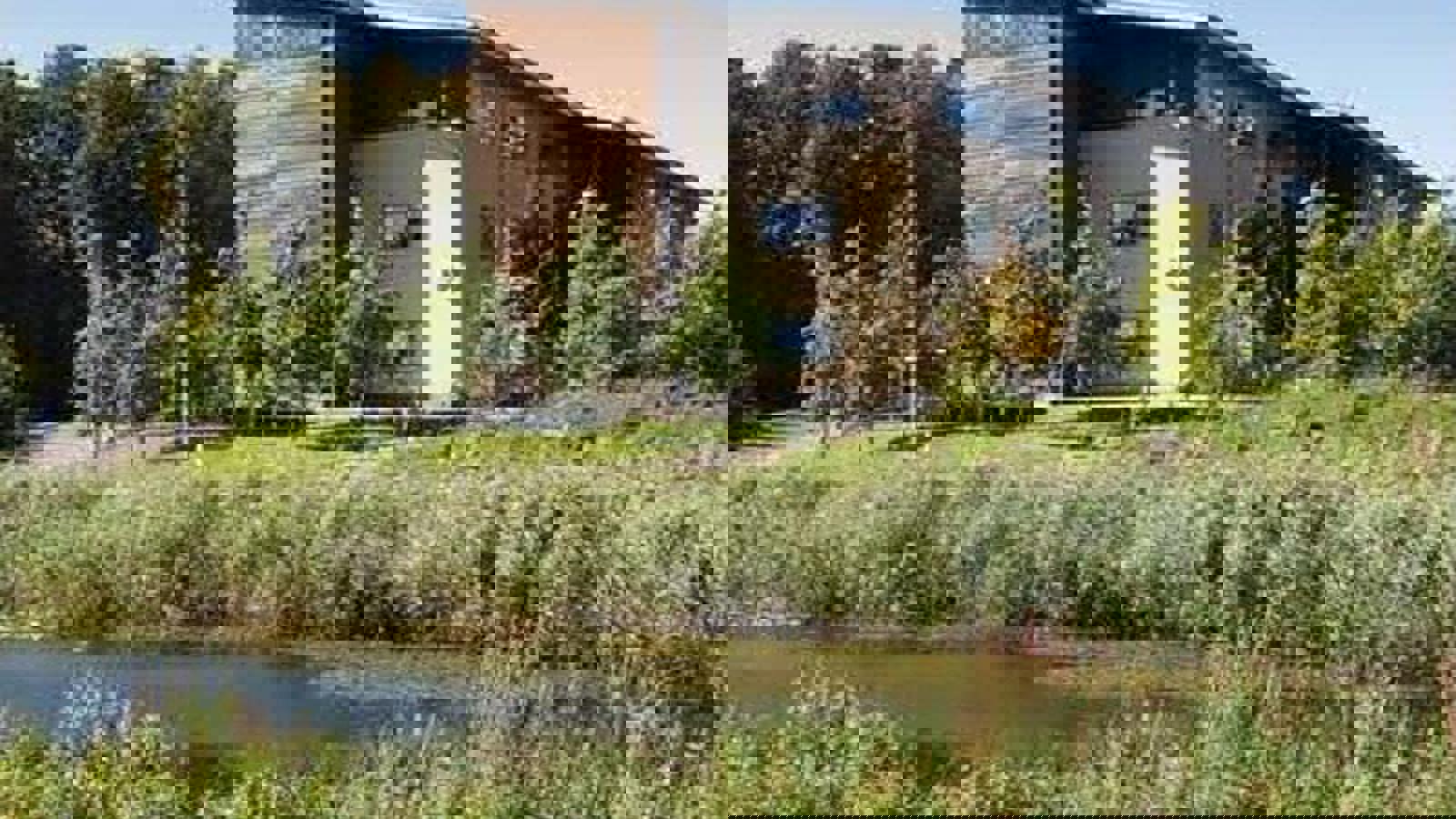 Lakeside 400 0525 6.jpg Lakeside 400 0525 3