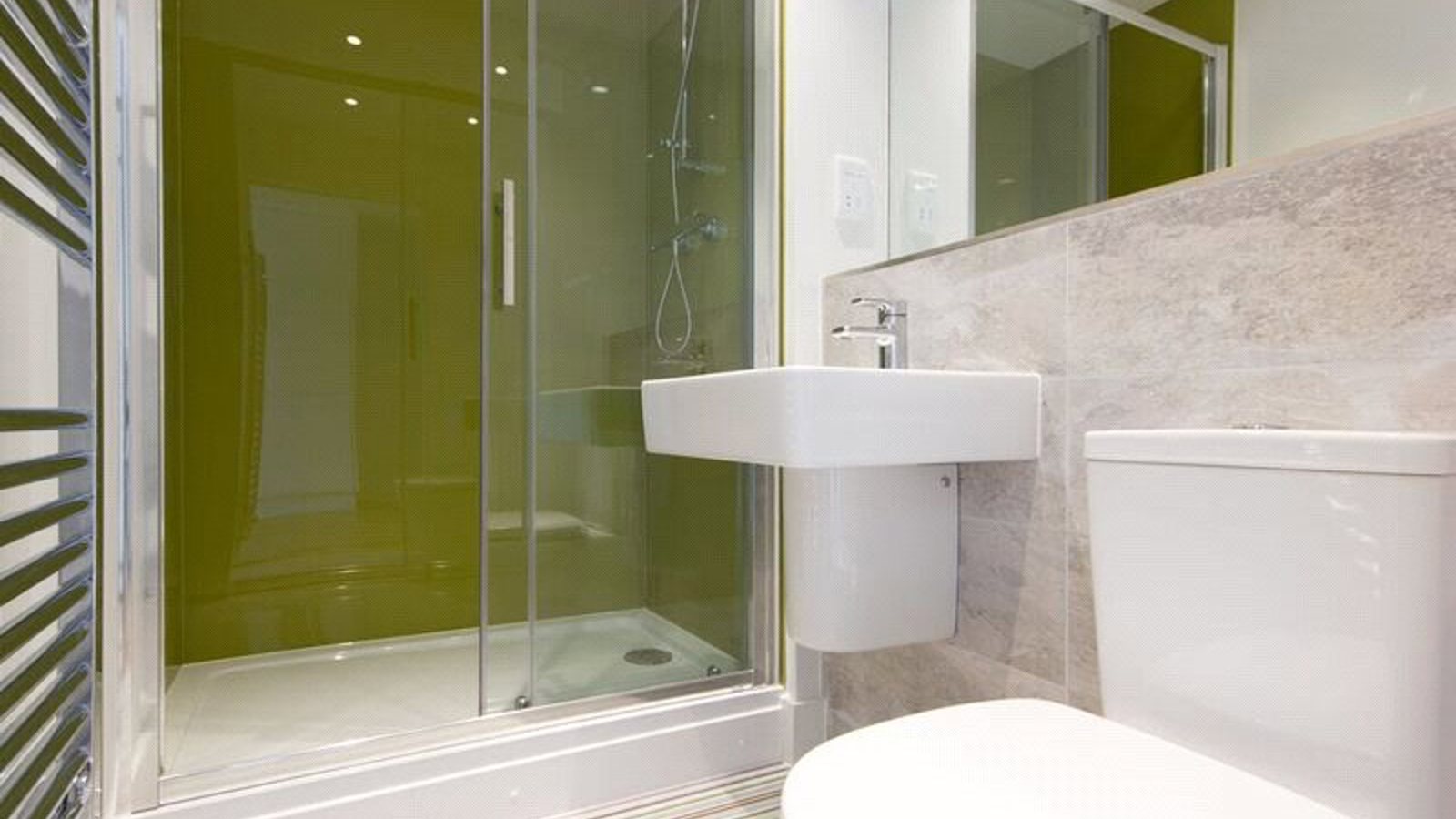 Bathroom1.jpg