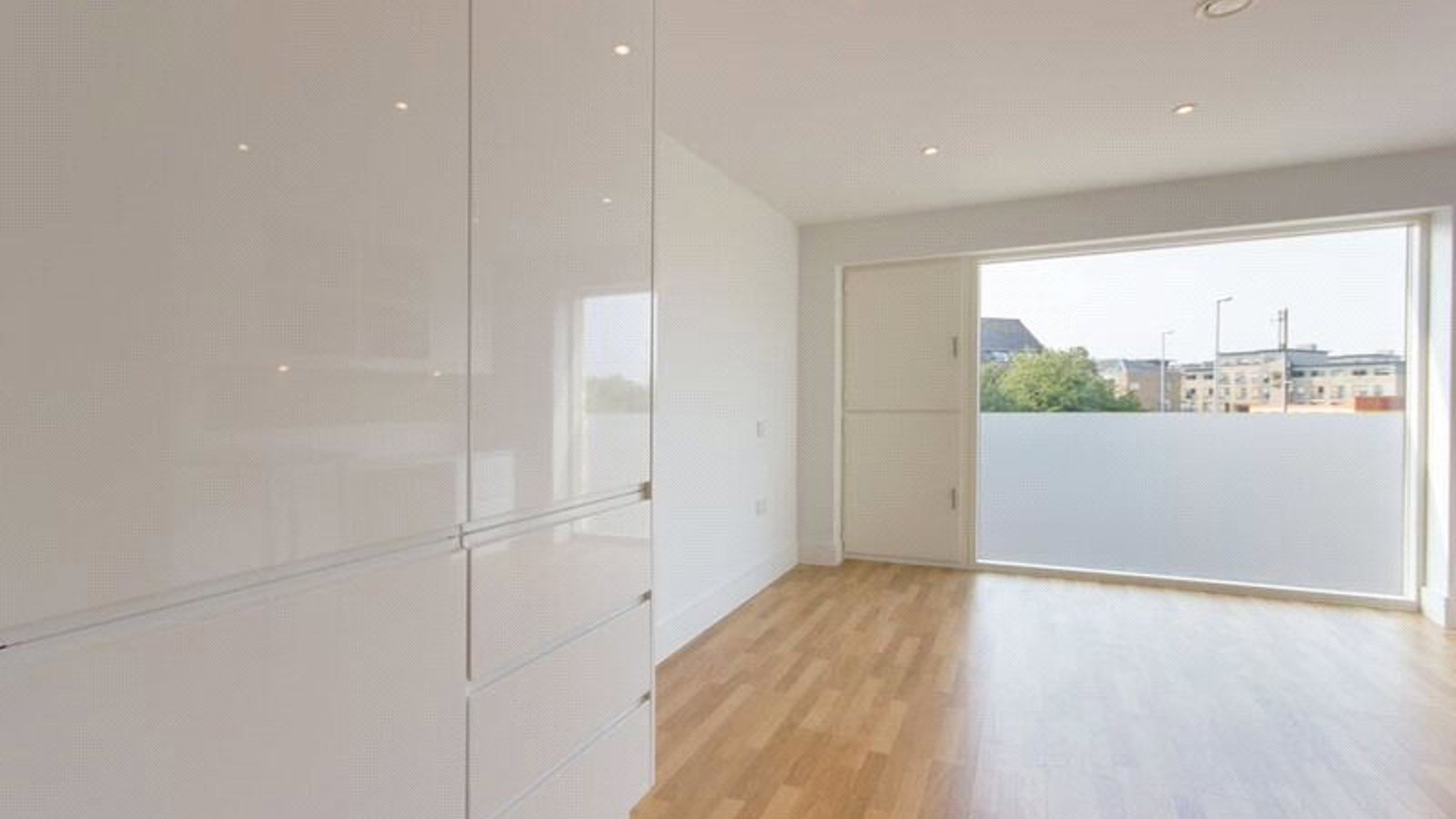 Living Room1.jpg