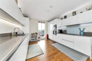 Cambridge, CB2 9DP picture 3