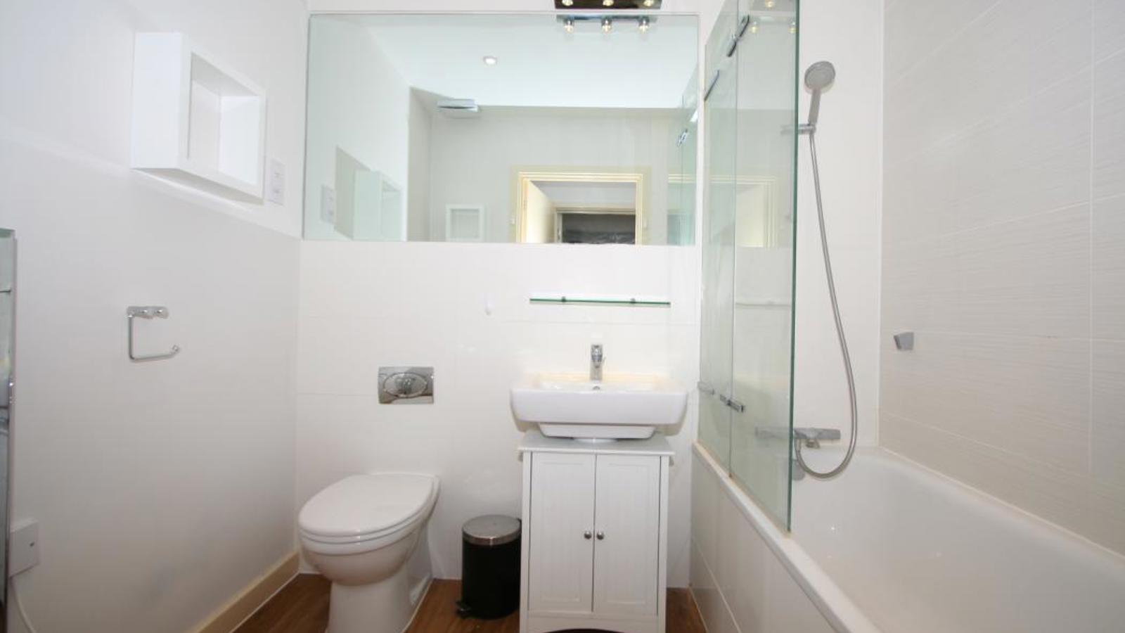 Bathroom1.jpg