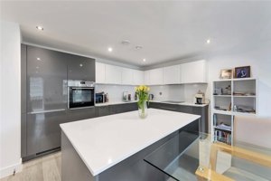 Cambridgeshire, CB2 8EF picture 4