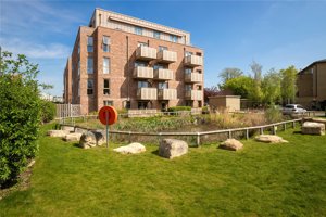 Cambridgeshire, CB2 8EF picture 1