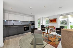 Cambridgeshire, CB2 8EF picture 2