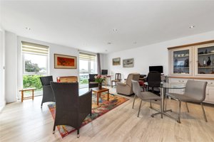 Cambridgeshire, CB2 8EF picture 4