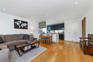 Cambridge, CB2 8DG picture 5