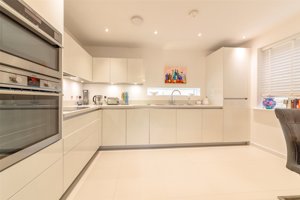 Cambridge, CB2 9BW picture 3