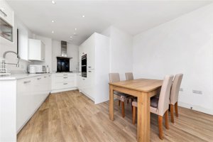 Cambridge, Cambridgeshire, CB2 9BW picture 2