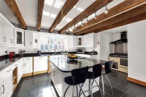 Cambridgeshire, CB21 4TL picture 6