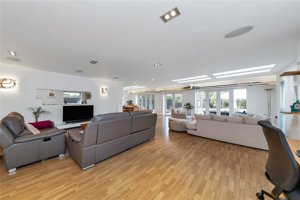 Cambridge, CB23 7QN picture 2