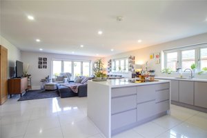 Cambridge, CB23 1HE picture 2