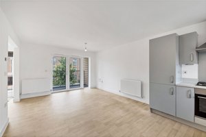 Cambridgeshire, CB3 0UF picture 5