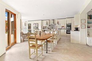 Cambridgeshire, CB3 0FN picture 4