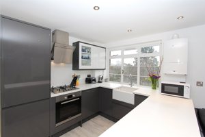 Cambridge, CB3 9BE picture 2