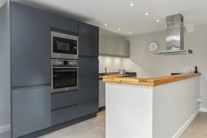 Cambridgeshire, CB3 9LE picture 2