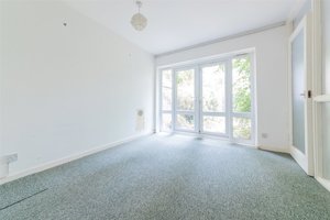 Cambridgeshire, CB3 9LE picture 3