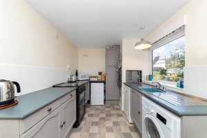 Cambridge, CB3 9LE picture 5