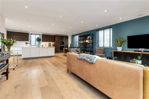 Cambridgeshire, CB3 1AX picture 5