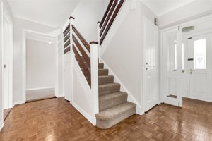 Cambridge, CB3 9LX picture 6