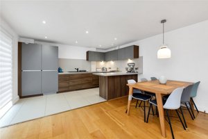 Cambridgeshire, CB4 1WA picture 3