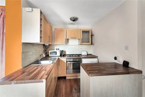 Cambridge, CB4 1UR picture 3