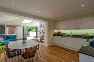 Cambridge, CB5 8DR picture 4