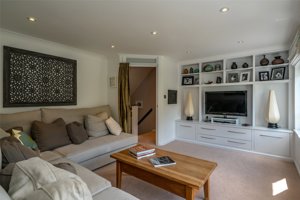 Cambridge, CB5 8DR picture 2