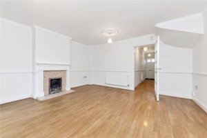 Cambridgeshire, CB5 8HR picture 3