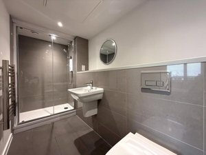 Cambridgeshire, CB5 8LP picture 5