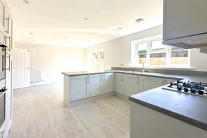 Norfolk, NR13 4RT picture 2