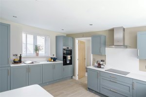 Holt, NR25 6EW picture 4