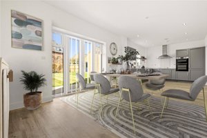 Holt, NR25 6EW picture 4