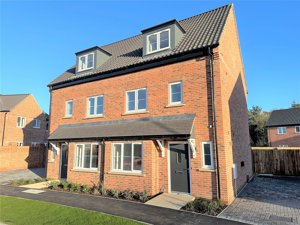 Holt, NR25 6EW picture 1