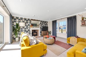 Suffolk, NR34 9YU picture 3